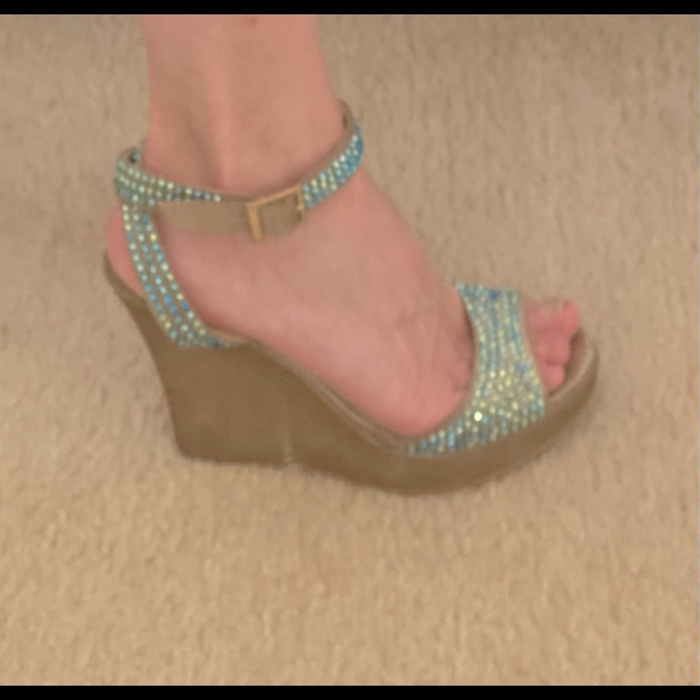If Mermaids had feet: Jimmy Choo gold platform wedges with Swarovski crystals - Picture 11 of 12